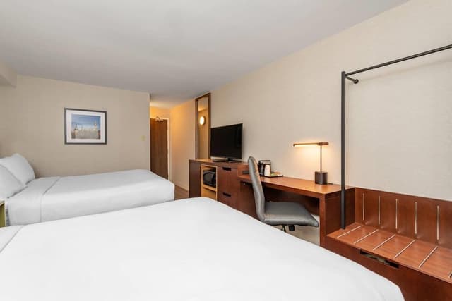 Room, 2 Queen Beds, 1st Floor, Non Smoking