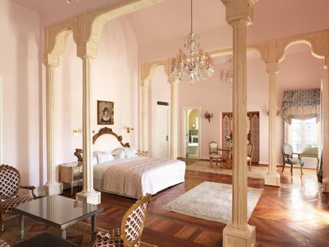 Super Premium Suite 