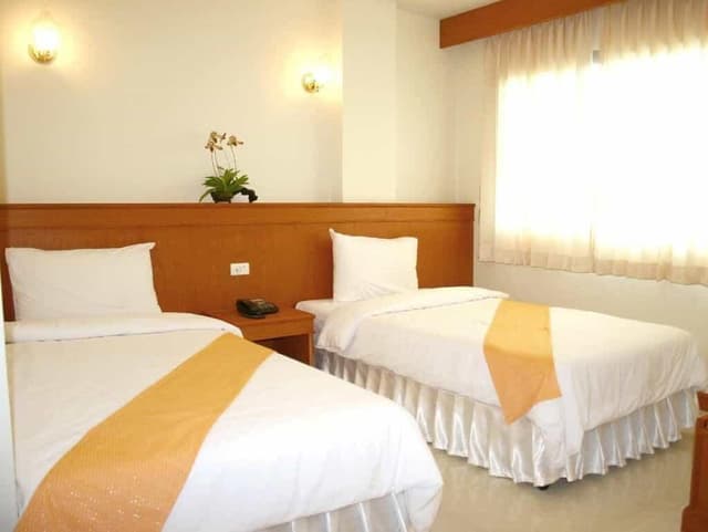 Standard Twin Room