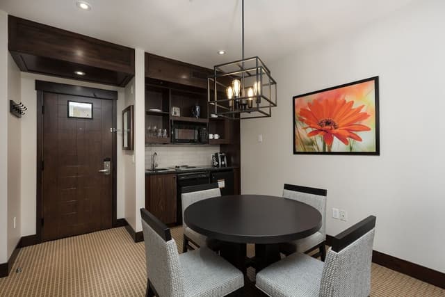 One bedroom Condominium, 2 queens beds