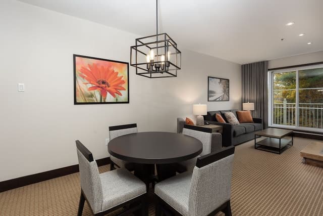 One bedroom Condominium, 2 queens beds