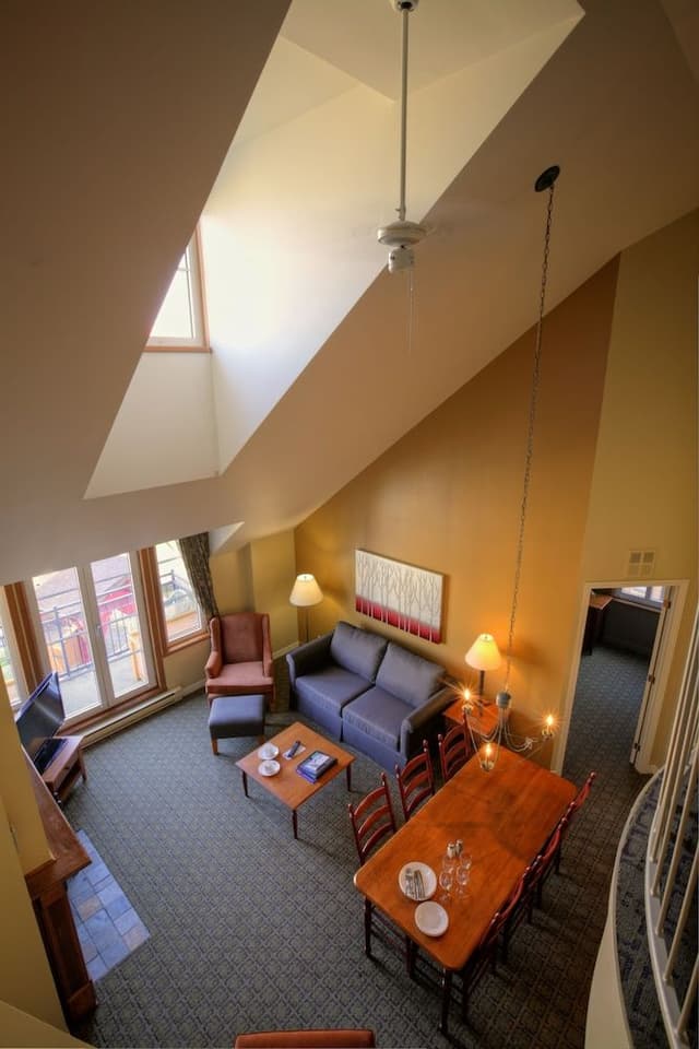 Suite, 1 Bedroom (with Mezzanine)