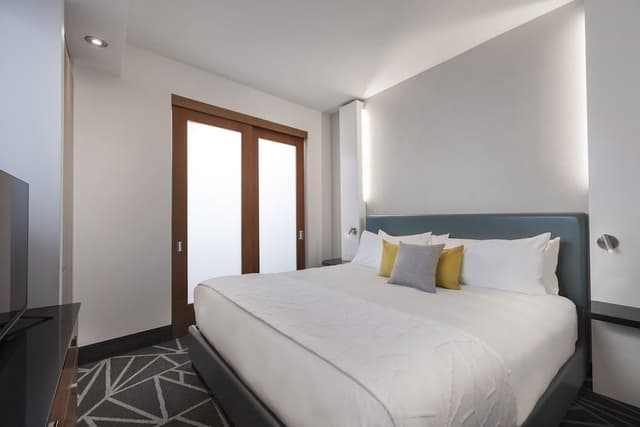 Junior Balcony Suite