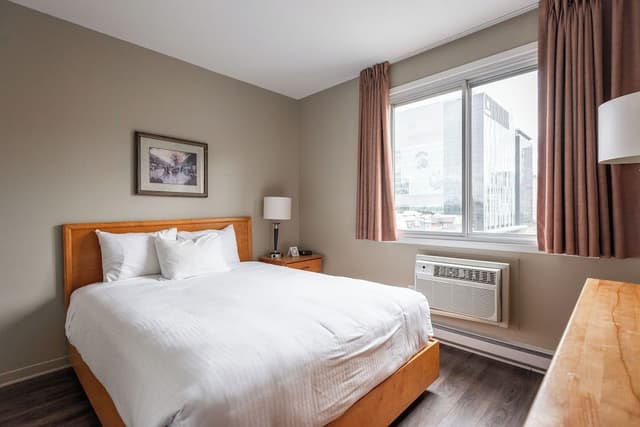 Suite, 1 Queen Bed with Sofa bed