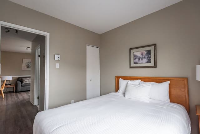 Suite, 1 Queen Bed with Sofa bed
