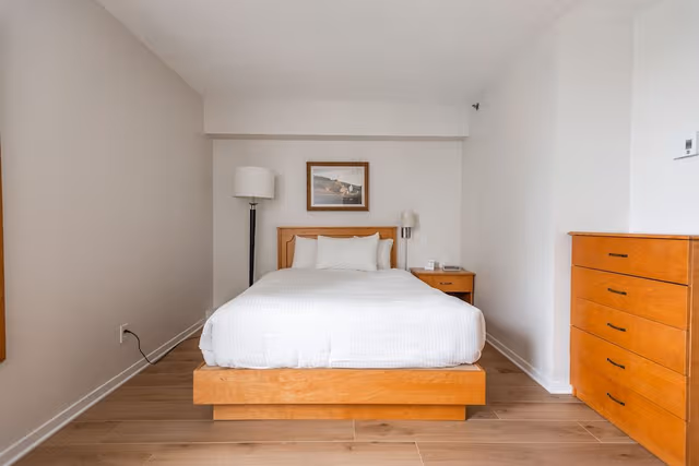 Standard Room, 1 Queen Bed
