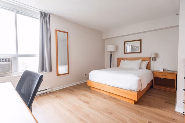 Standard Room, 1 Queen Bed