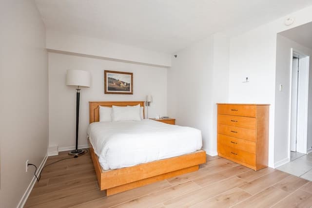 Standard Room, 1 Queen Bed