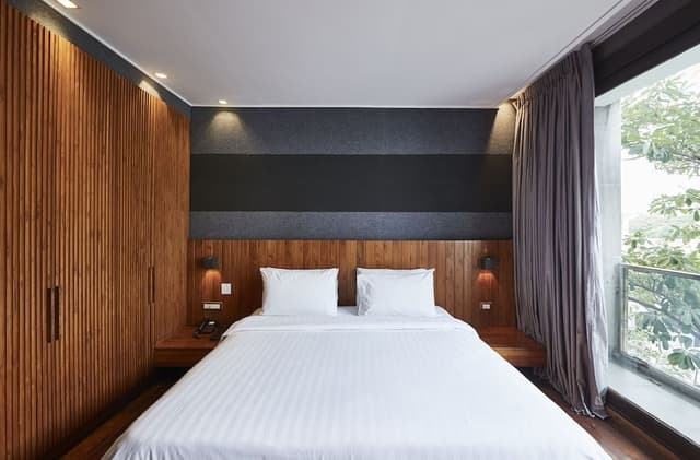 Suite, 2 Bedrooms, Balcony (Suite L)