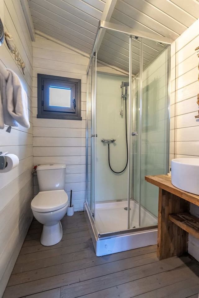 Cabin (for 4)