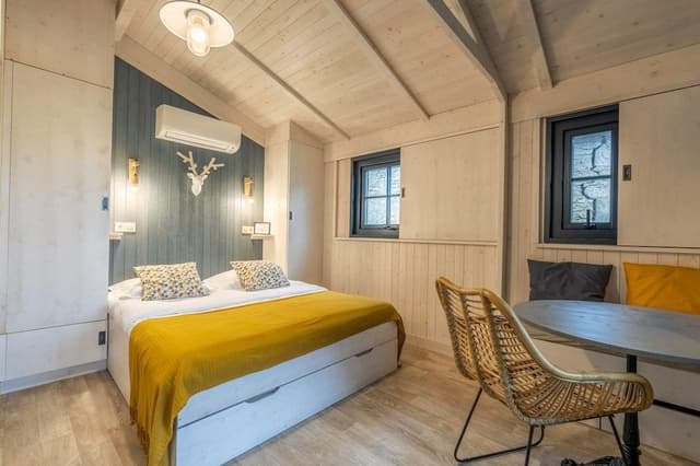 Comfort Cabin