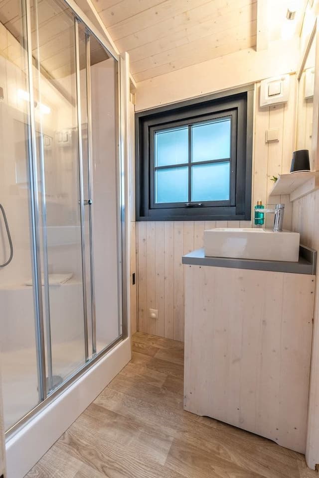 Comfort Cabin