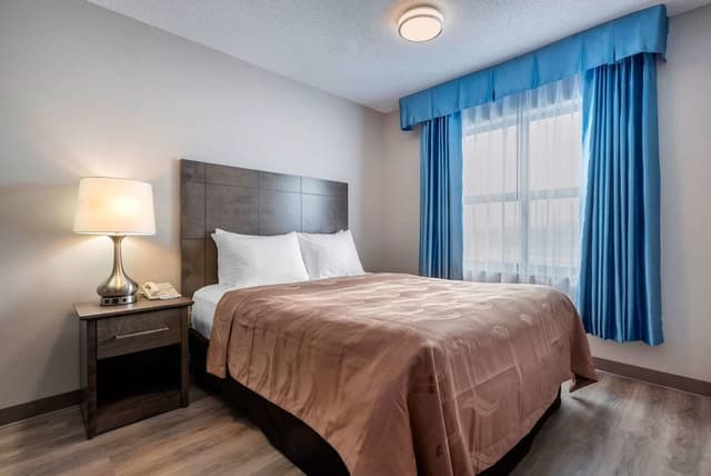 Suite, 1 King Bed and 1 Queen Bed, Non Smoking
