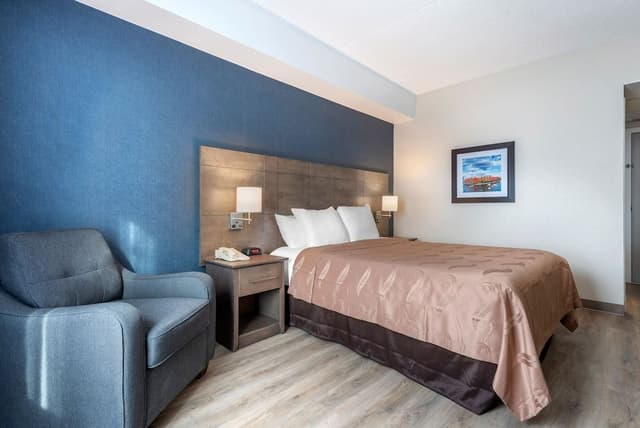 Standard Room, 1 Queen Bed, Non Smoking