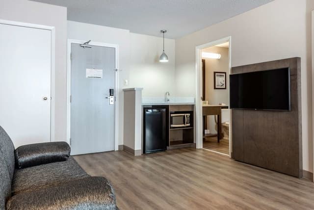 Suite, 2 Queen Beds, Non Smoking