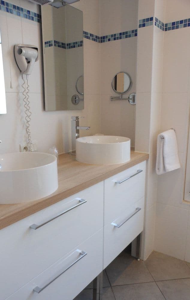 Superior Double Room, Balcony (28m²)