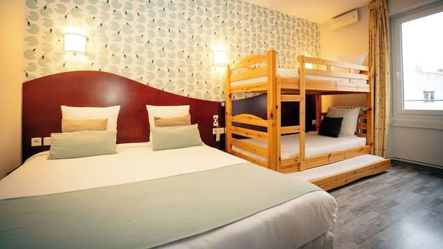 Connecting rooms for 5