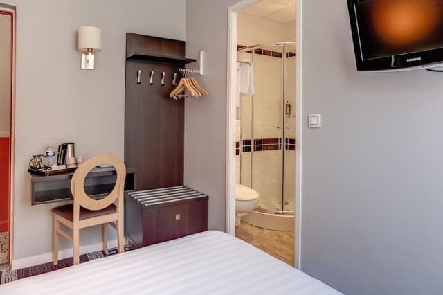 Small double room