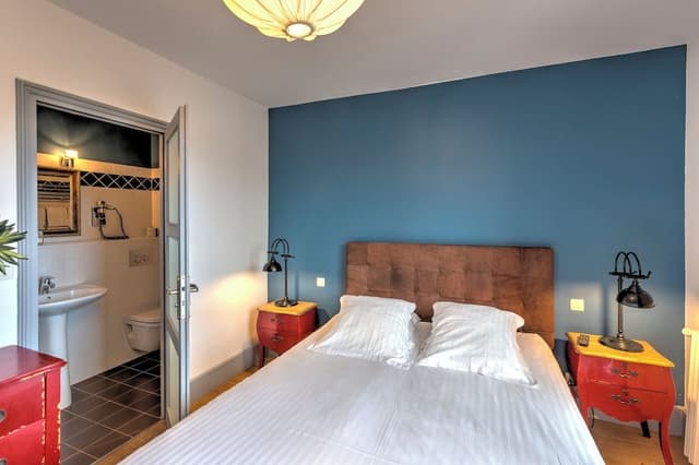 Chambre double vue village avec douche