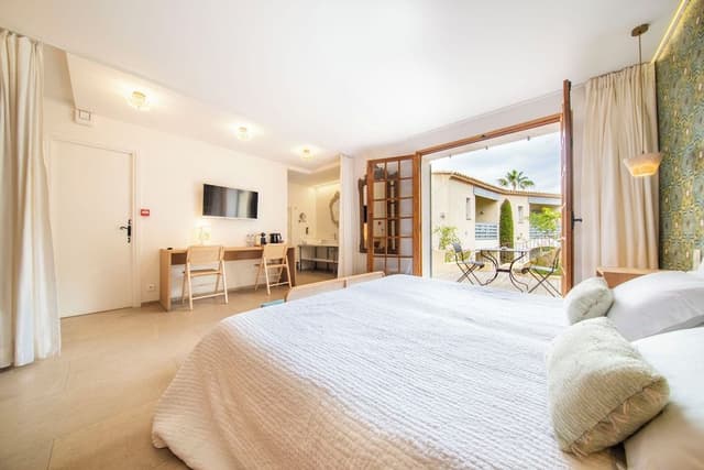 Deluxe Double Room, 1 Queen Bed, Terrace