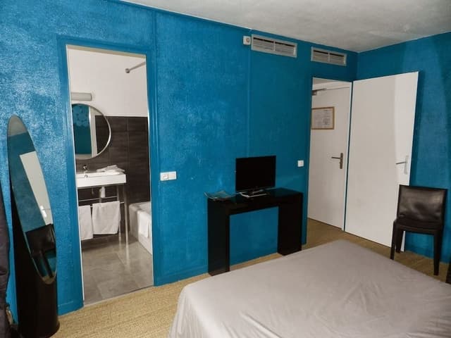Double Room (Street side)