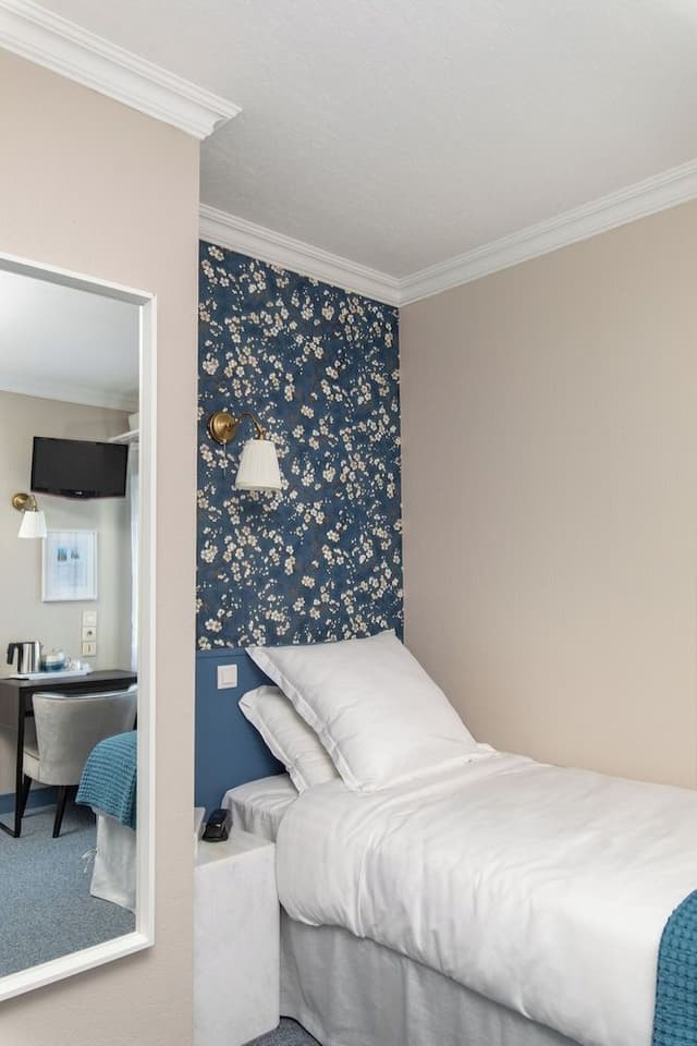 Twin Room, Private Bathroom