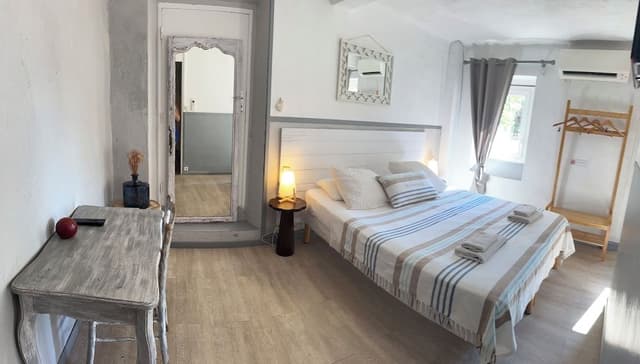 Room, 1 Queen Bed with Sofa bed (with Air Conditioning)