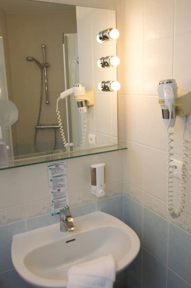 Double Room (Air Conditioning)