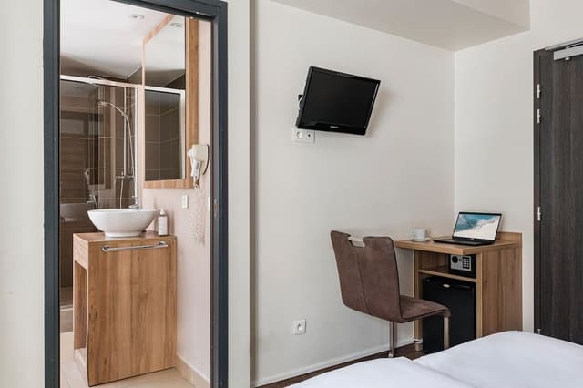 Classic Twin Room