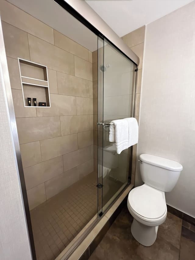 Deluxe Room, 1 King Bed