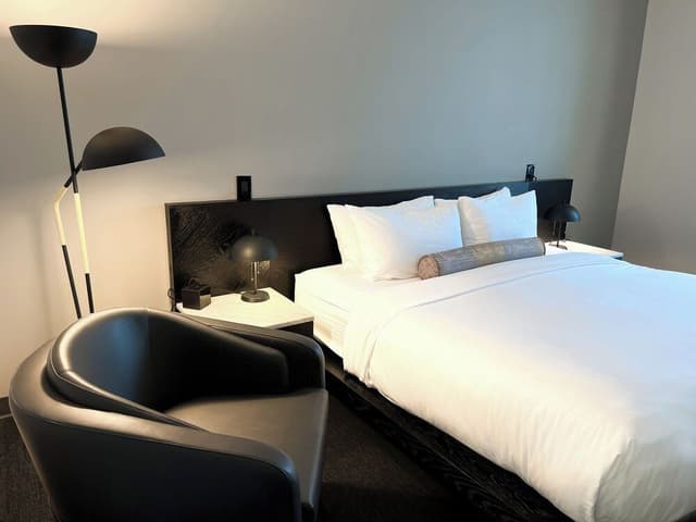 Deluxe Room, 1 King Bed