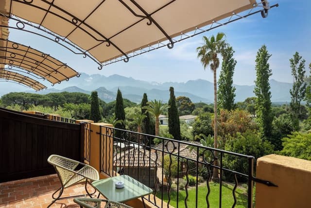 Classic Suite, 1 Double Bed, Mountain View, Garden Area