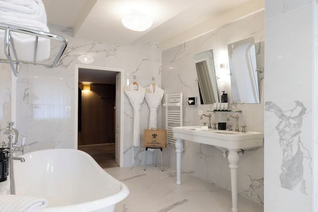 Classic Suite, 1 Double Bed, Mountain View, Garden Area