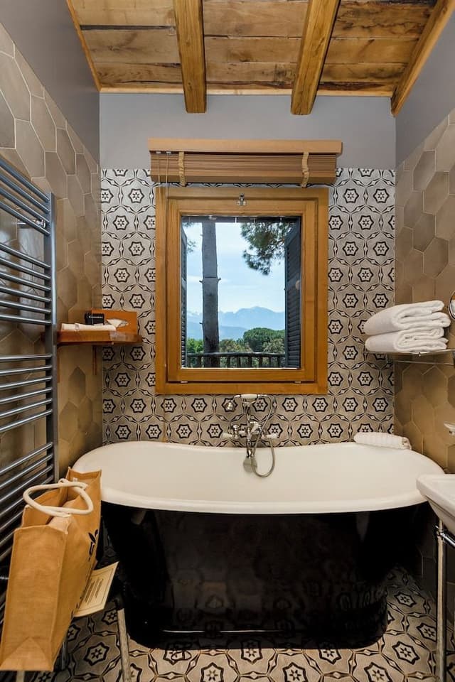 Deluxe Cabin, 1 Double Bed, Mountain View