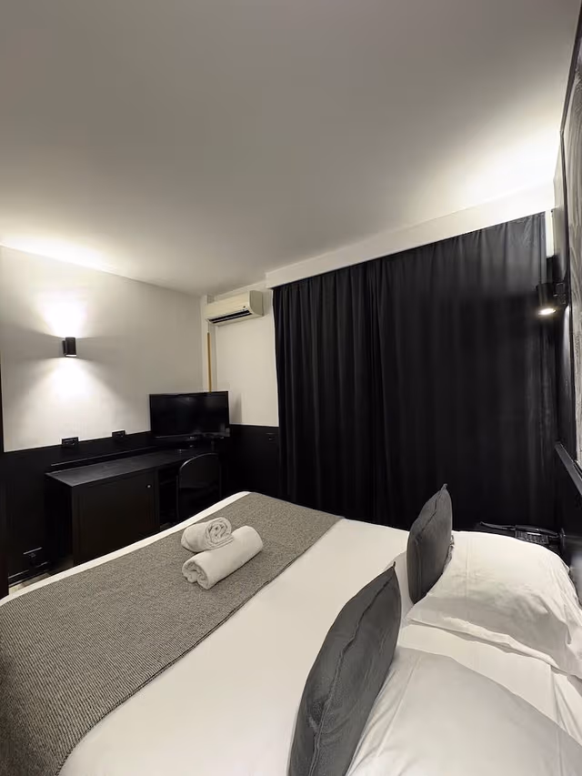 Confort avec balcon - vue ville (ascenseur)