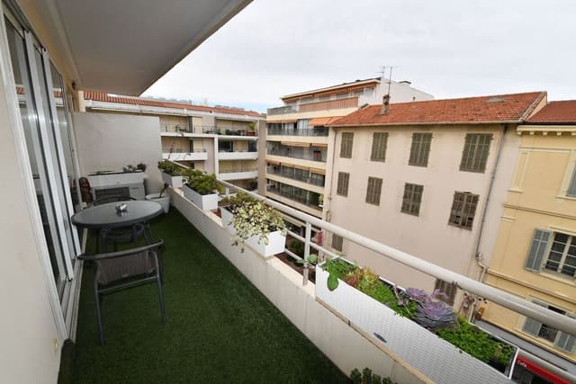 Studio Moliere (emplacement à 100 m de l'hôtel)