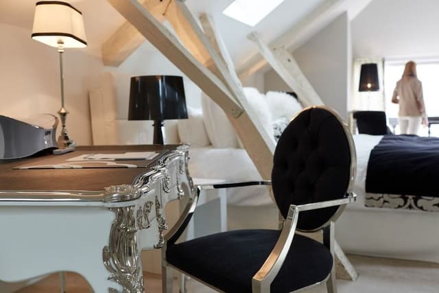 Signature Room