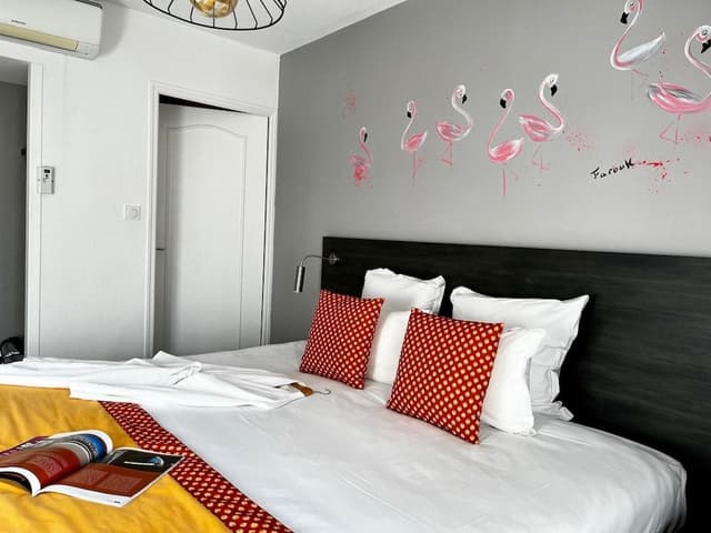 Superior Room, Jetted Tub