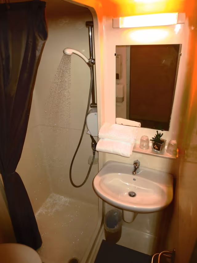 Economy Double or Twin Room, Multiple Bedrooms