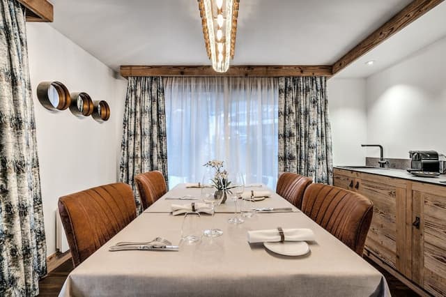 Luxury Apartment, 3 Bedrooms, Mountain View