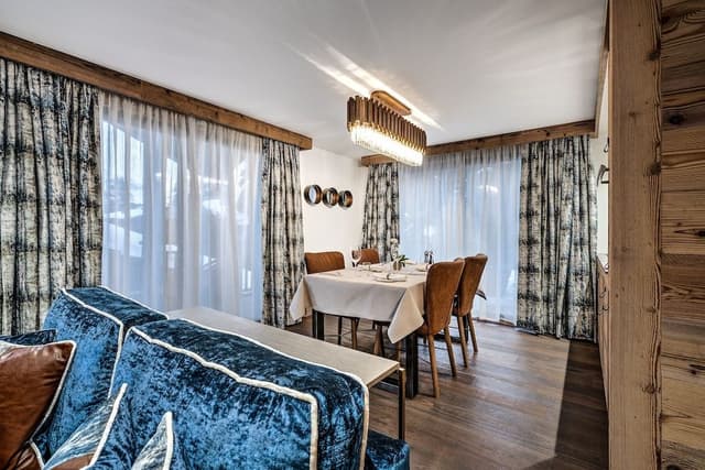Luxury Apartment, 3 Bedrooms, Mountain View