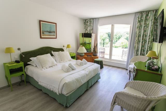 Superior Double Room, 1 Queen Bed, Balcony, Garden View
