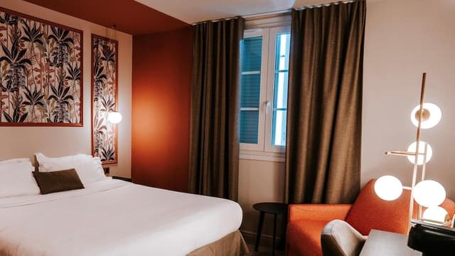 Superior Double Room, City View