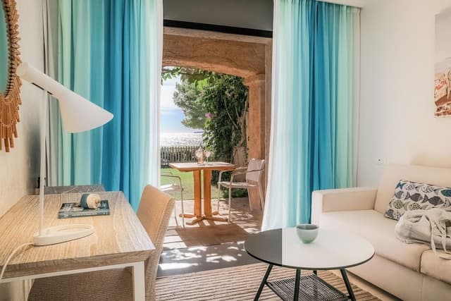 Suite, Sea View