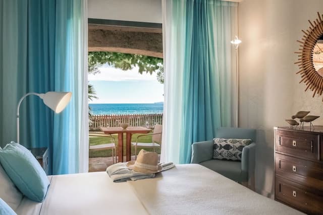 Suite, Sea View