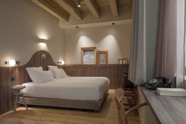 Family Suite, 1 King Bed with Sofa bed, 2 Bathrooms