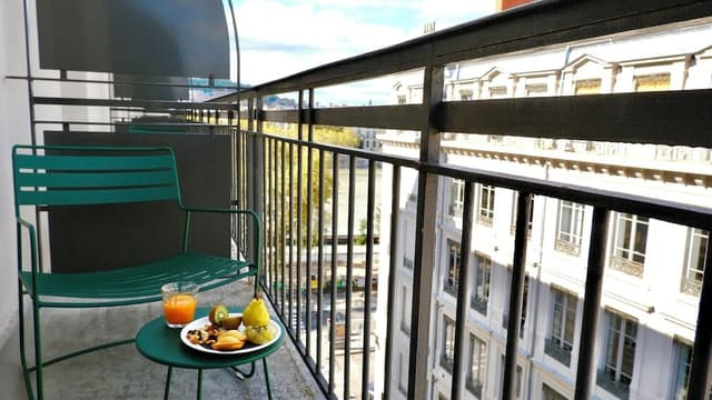 Classic Room with balcony including self-service snacks and drinks at the Club