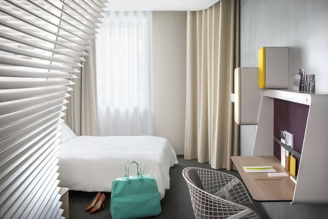 Classic Double Room (snacks & drinks self service in the Lounge Club)