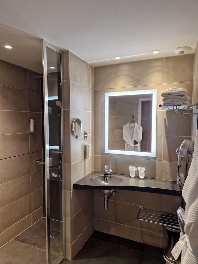 Suite, Sea View