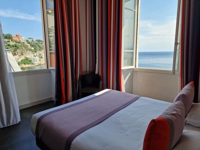 Suite, Sea View